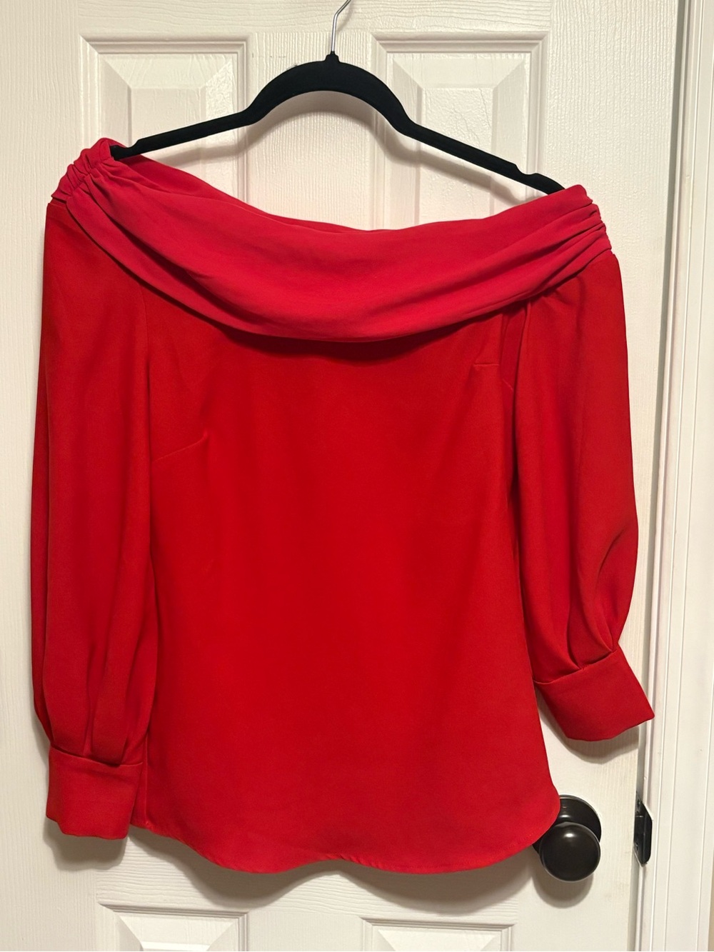 Women’s tuckernuck off the shoulder top
